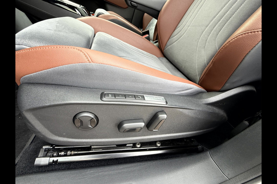 Volkswagen ID.4 Max 77 kWh SOH 92.8%, Panoramadak, Trekhaak