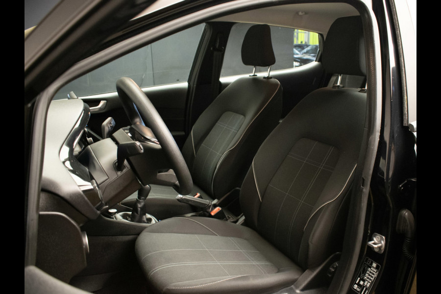 Ford Fiesta 1.1 Sport (APPLE CARPLAY,NAVI,LED,PDC,LANE ASSIST,DAB,BLUETOOTH,SPORTSTOELEN,LM VELGEN,NIEUWE APK,NETTE STAAT)