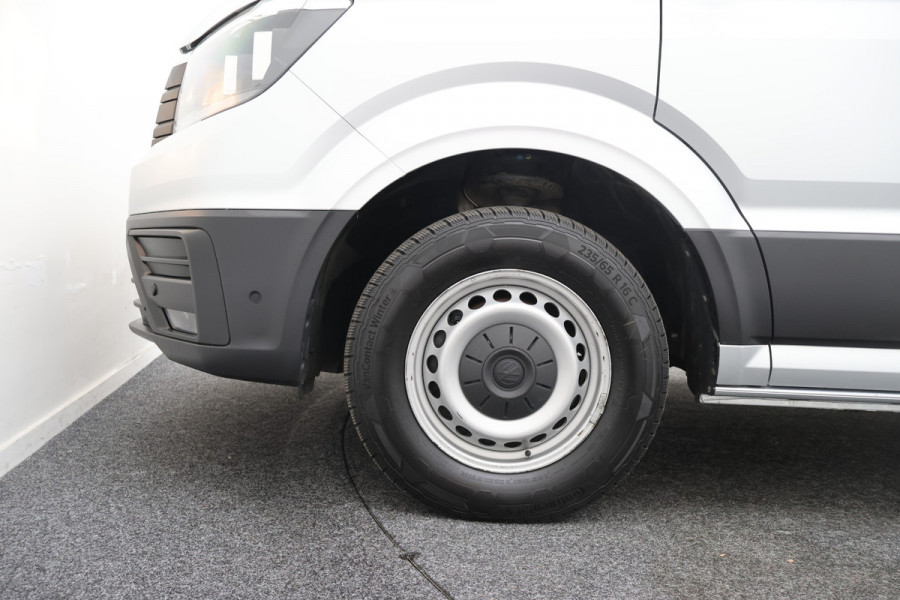 Volkswagen Crafter 35 2.0 TDI L3H3 Highline 3-Zits, Airco, Camera, Cruise, Apple Carplay, Verwarmde Voorruit, Trekhaak