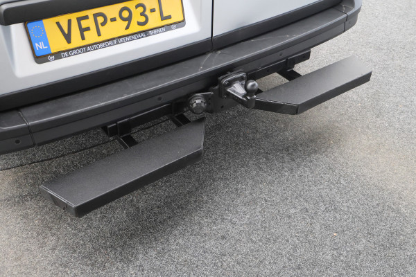 Volkswagen Crafter 35 2.0 TDI L3H3 Highline 3-Zits, Airco, Camera, Cruise, Apple Carplay, Verwarmde Voorruit, Trekhaak