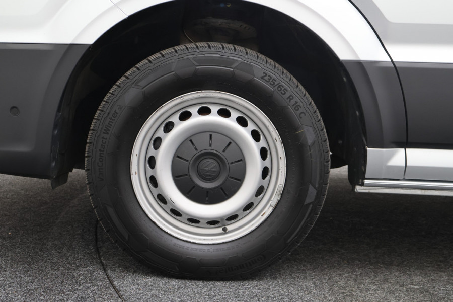 Volkswagen Crafter 35 2.0 TDI L3H3 Highline 3-Zits, Airco, Camera, Cruise, Apple Carplay, Verwarmde Voorruit, Trekhaak