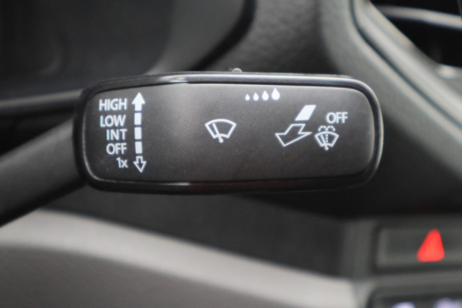 Volkswagen Crafter 35 2.0 TDI L3H3 Highline 3-Zits, Airco, Camera, Cruise, Apple Carplay, Verwarmde Voorruit, Trekhaak