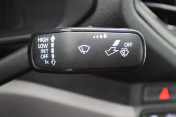 Volkswagen Crafter 35 2.0 TDI L3H3 Highline 3-Zits, Airco, Camera, Cruise, Apple Carplay, Verwarmde Voorruit, Trekhaak