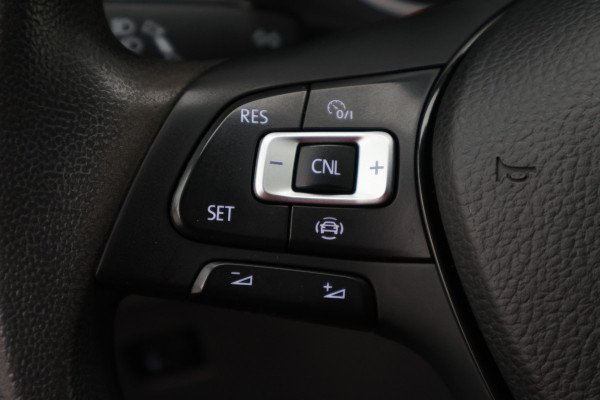 Volkswagen Crafter 35 2.0 TDI L3H3 Highline 3-Zits, Airco, Camera, Cruise, Apple Carplay, Verwarmde Voorruit, Trekhaak