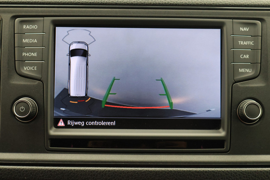 Volkswagen Crafter 35 2.0 TDI L3H3 Highline 3-Zits, Airco, Camera, Cruise, Apple Carplay, Verwarmde Voorruit, Trekhaak