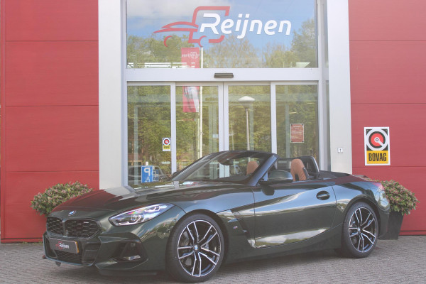 BMW Z4 Roadster sDRIVE 20i HIGH EXECUTIVE M-SPORT AUTOMAAT | M INTERIEURPAKKET  | M EXTERIEURPAKKET | M SPORTSTUUR | 19" VIJFDUBBELSPAAKS M SPORTWIELEN | NAVIGATIE | DRAADLOZE APPLE CARPLAY / ANDROID AUTO |  LEDER VERNASCA COGNAC | STOEL / STUUR VERWARMING | ACHTERUITRIJCAMERA | FULL LED KOPLAMPEN | SAFETY PAKKET | DODEHOEK DETECTIE | HARMAN KARDON |