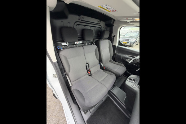 Citroën E-Berlingo 136 L2 50 kWh (Camera - Parkeersensoren V+A - Laadruimte betimmering - Navigatie - Apple Carplay - Digitale binnenspiegel - 3-zi