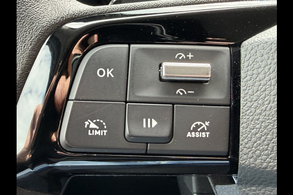 Citroën E-Berlingo 136 L2 50 kWh (Camera - Parkeersensoren V+A - Laadruimte betimmering - Navigatie - Apple Carplay - Digitale binnenspiegel - 3-zi