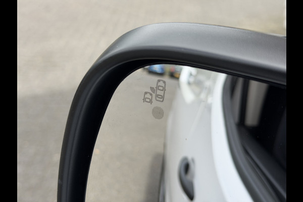 Citroën E-Berlingo 136 L2 50 kWh (Camera - Parkeersensoren V+A - Laadruimte betimmering - Navigatie - Apple Carplay - Digitale binnenspiegel - 3-zi