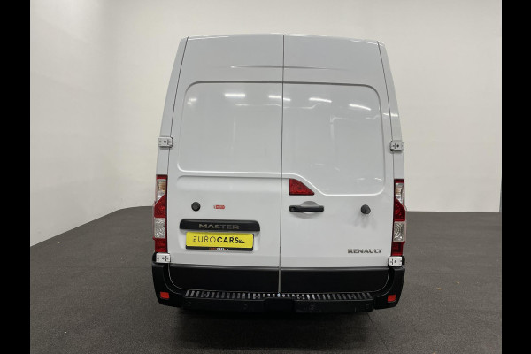 Renault Master T35 2.3 dCi L2H2 130PK Airco Cruise Control Navigatie Parkeersensoren 2-zits