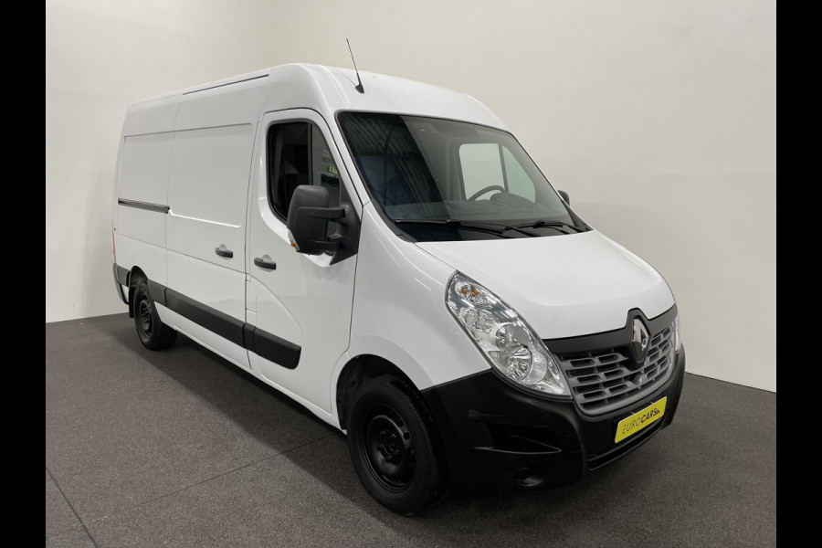 Renault Master T35 2.3 dCi L2H2 130PK Airco Cruise Control Navigatie Parkeersensoren 2-zits