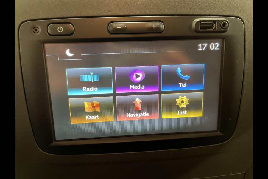 Renault Master T35 2.3 dCi L2H2 130PK Airco Cruise Control Navigatie Parkeersensoren 2-zits