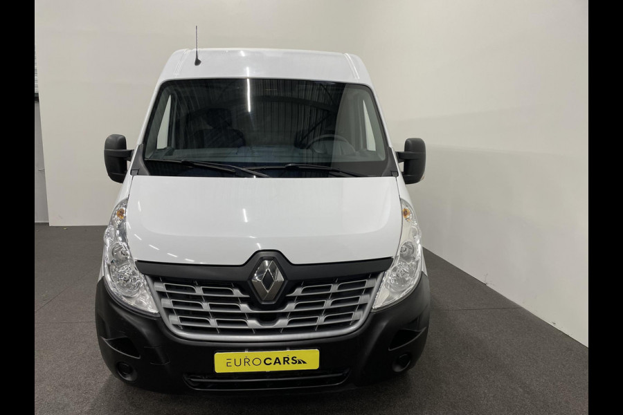 Renault Master T35 2.3 dCi L2H2 130PK Airco Cruise Control Navigatie Parkeersensoren 2-zits