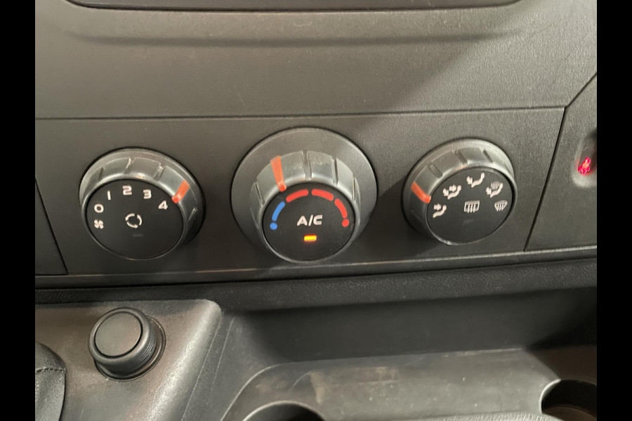 Renault Master T35 2.3 dCi L2H2 130PK Airco Cruise Control Navigatie Parkeersensoren 2-zits