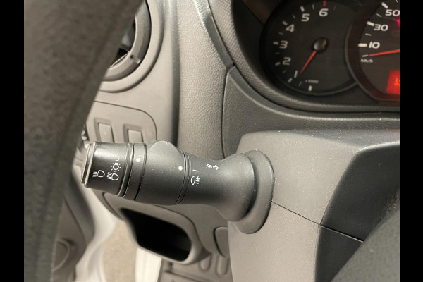 Renault Master T35 2.3 dCi L2H2 130PK Airco Cruise Control Navigatie Parkeersensoren 2-zits