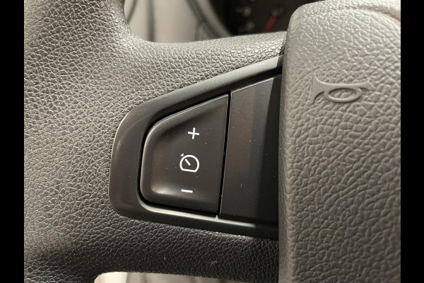 Renault Master T35 2.3 dCi L2H2 130PK Airco Cruise Control Navigatie Parkeersensoren 2-zits