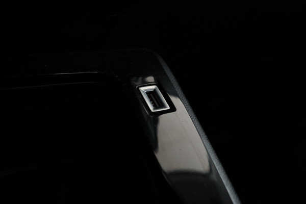 Peugeot 208 1.2 PureTech Active Pack 5 Deurs hb, Navigatie, Climate,