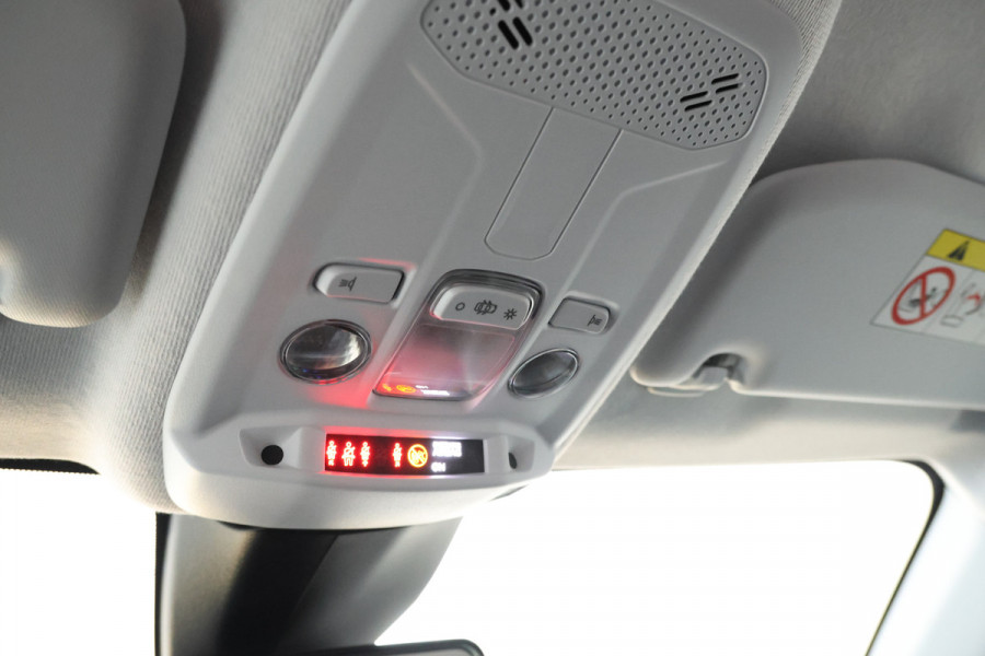 Peugeot 208 1.2 PureTech Active Pack 5 Deurs hb, Navigatie, Climate,