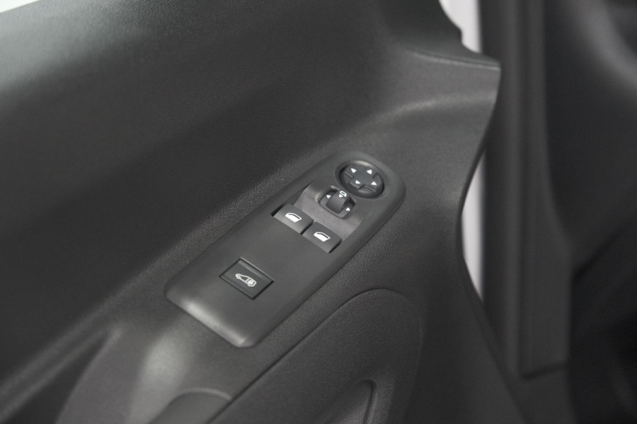 Peugeot Partner 1.5 BlueHDi 130 EAT8 S&S L2 | Trekhaak | Camera | Betimmering Laadruimte