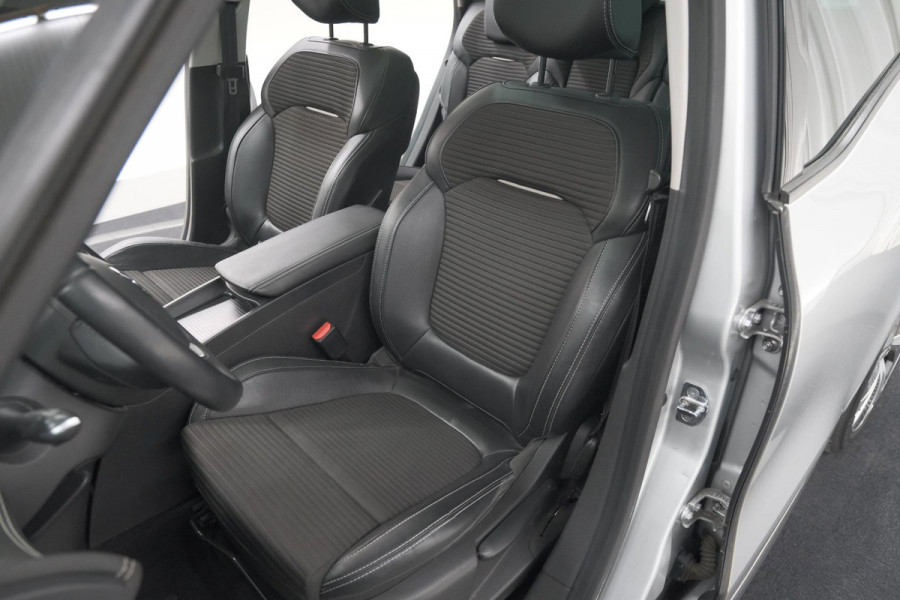 Renault Scénic TCe 130 Intens | Trekhaak | Camera | Panoramadak | Navigatie