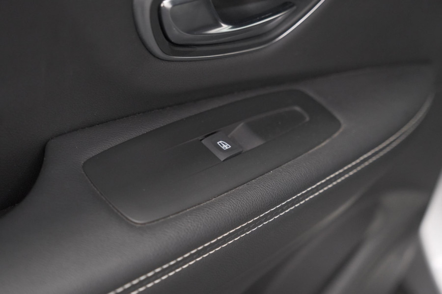 Renault Scénic TCe 130 Intens | Trekhaak | Camera | Panoramadak | Navigatie