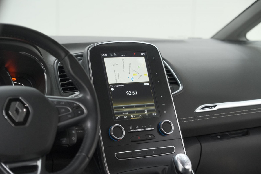 Renault Scénic TCe 130 Intens | Trekhaak | Camera | Panoramadak | Navigatie