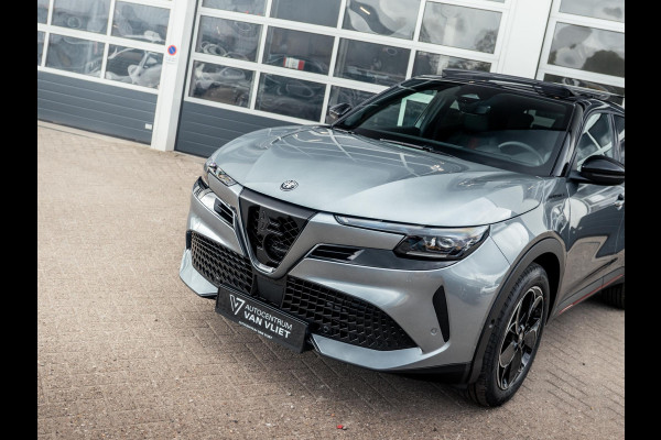Alfa Romeo junior Elettrica Speciale 54 kWh | Pack Techno | Schuif/Kanteldak | Warmtepomp | Bicolore