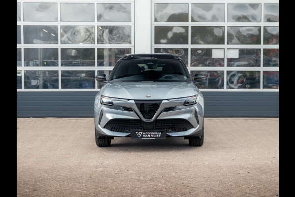 Alfa Romeo junior Elettrica Speciale 54 kWh | Pack Techno | Schuif/Kanteldak | Warmtepomp | Bicolore