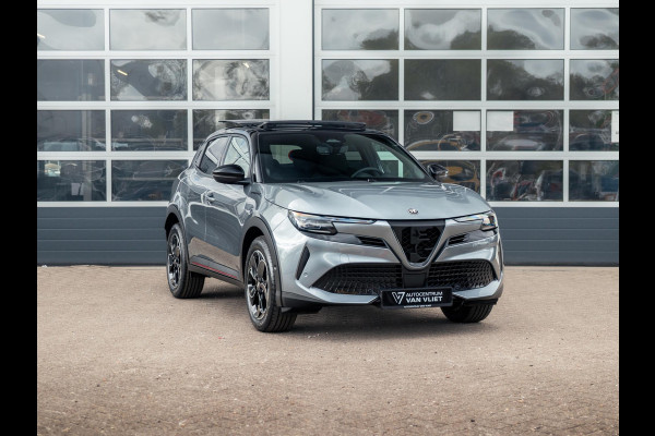 Alfa Romeo junior Elettrica Speciale 54 kWh | Pack Techno | Schuif/Kanteldak | Warmtepomp | Bicolore