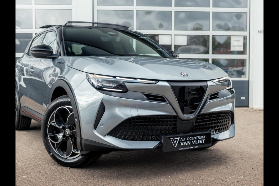 Alfa Romeo junior Elettrica Speciale 54 kWh | Pack Techno | Schuif/Kanteldak | Warmtepomp | Bicolore