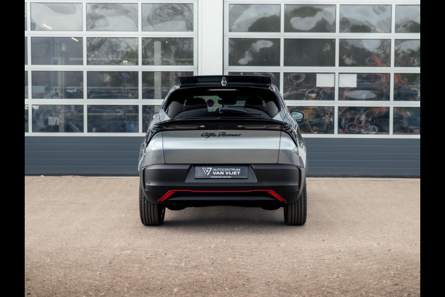 Alfa Romeo junior Elettrica Speciale 54 kWh | Pack Techno | Schuif/Kanteldak | Warmtepomp | Bicolore