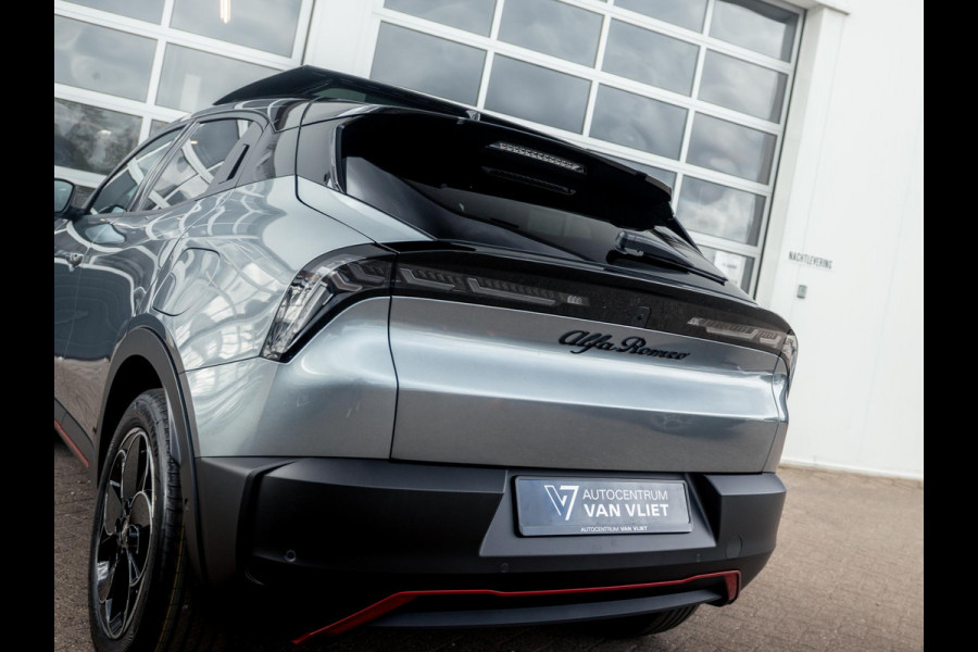 Alfa Romeo junior Elettrica Speciale 54 kWh | Pack Techno | Schuif/Kanteldak | Warmtepomp | Bicolore