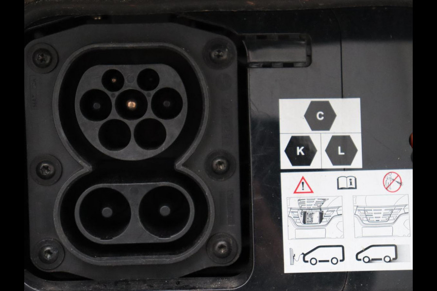 Dacia Spring Comfort Plus 27 kWh | SOH 92,3% | Carplay | Camera | Navigatie | Airco | Speedlimiter | Half leder | Bluetooth | 44.100km NAP