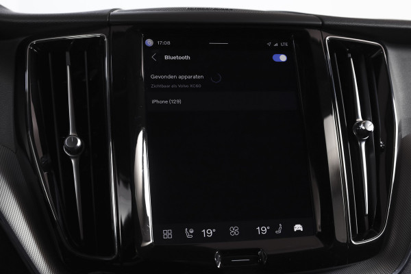 Volvo XC60 2.0 T8 Plug-in hybrid AWD Plus Dark | S/K-Panodak | Elek. Trekhaak | Harman/Kardon | Dig. Cockpit  | Wi| Adapt. Cruisenterpakket | 360 Camera | NAV + App. Connect | ECC | Elek. Klep | LM 21" | 1708