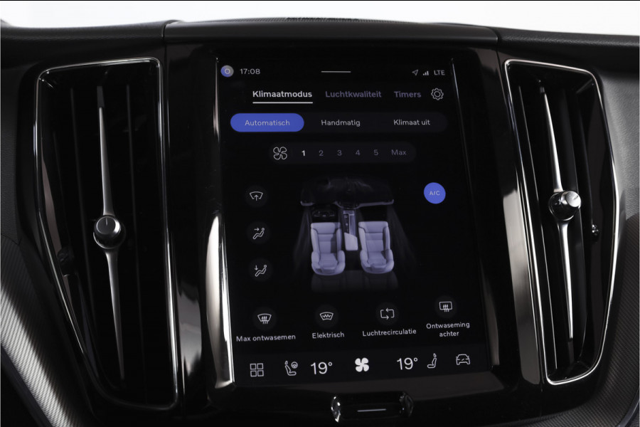 Volvo XC60 2.0 T8 Plug-in hybrid AWD Plus Dark | S/K-Panodak | Elek. Trekhaak | Harman/Kardon | Dig. Cockpit  | Wi| Adapt. Cruisenterpakket | 360 Camera | NAV + App. Connect | ECC | Elek. Klep | LM 21" | 1708