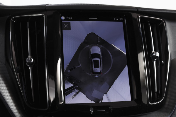 Volvo XC60 2.0 T8 Plug-in hybrid AWD Plus Dark | S/K-Panodak | Elek. Trekhaak | Harman/Kardon | Dig. Cockpit  | Wi| Adapt. Cruisenterpakket | 360 Camera | NAV + App. Connect | ECC | Elek. Klep | LM 21" | 1708