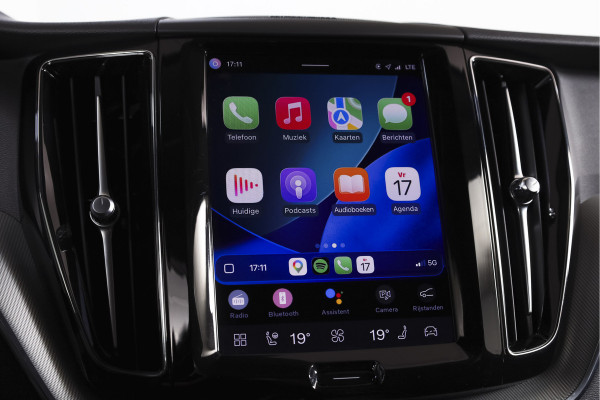 Volvo XC60 2.0 T8 Plug-in hybrid AWD Plus Dark | S/K-Panodak | Elek. Trekhaak | Harman/Kardon | Dig. Cockpit  | Wi| Adapt. Cruisenterpakket | 360 Camera | NAV + App. Connect | ECC | Elek. Klep | LM 21" | 1708