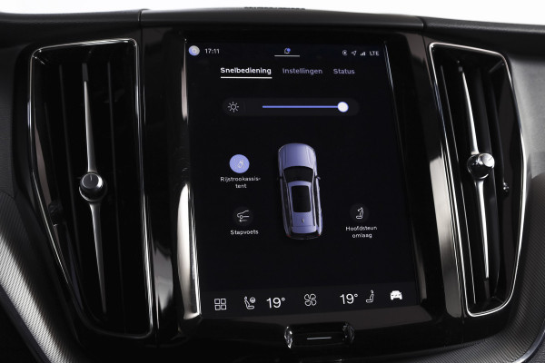 Volvo XC60 2.0 T8 Plug-in hybrid AWD Plus Dark | S/K-Panodak | Elek. Trekhaak | Harman/Kardon | Dig. Cockpit  | Wi| Adapt. Cruisenterpakket | 360 Camera | NAV + App. Connect | ECC | Elek. Klep | LM 21" | 1708
