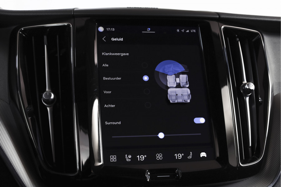 Volvo XC60 2.0 T8 Plug-in hybrid AWD Plus Dark | S/K-Panodak | Elek. Trekhaak | Harman/Kardon | Dig. Cockpit  | Wi| Adapt. Cruisenterpakket | 360 Camera | NAV + App. Connect | ECC | Elek. Klep | LM 21" | 1708