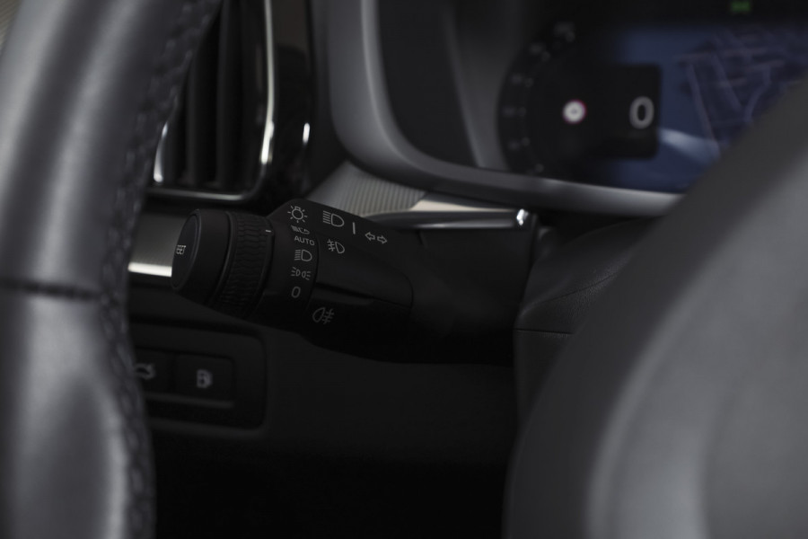 Volvo XC60 2.0 T8 Plug-in hybrid AWD Plus Dark | S/K-Panodak | Elek. Trekhaak | Harman/Kardon | Dig. Cockpit  | Wi| Adapt. Cruisenterpakket | 360 Camera | NAV + App. Connect | ECC | Elek. Klep | LM 21" | 1708