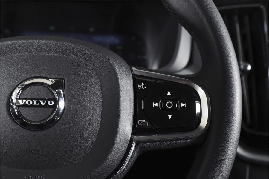 Volvo XC60 2.0 T8 Plug-in hybrid AWD Plus Dark | S/K-Panodak | Elek. Trekhaak | Harman/Kardon | Dig. Cockpit  | Wi| Adapt. Cruisenterpakket | 360 Camera | NAV + App. Connect | ECC | Elek. Klep | LM 21" | 1708