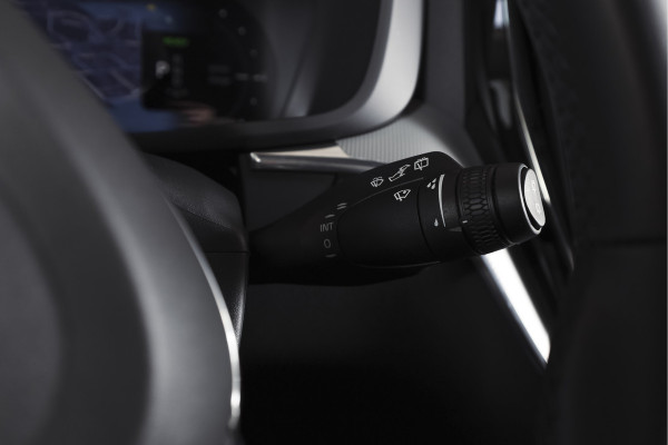 Volvo XC60 2.0 T8 Plug-in hybrid AWD Plus Dark | S/K-Panodak | Elek. Trekhaak | Harman/Kardon | Dig. Cockpit  | Wi| Adapt. Cruisenterpakket | 360 Camera | NAV + App. Connect | ECC | Elek. Klep | LM 21" | 1708