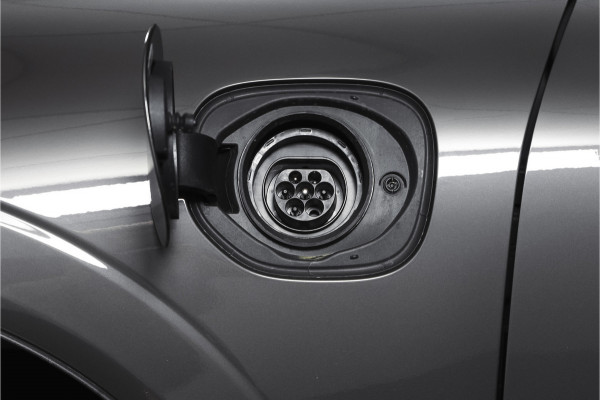 Volvo XC60 2.0 T8 Plug-in hybrid AWD Plus Dark | S/K-Panodak | Elek. Trekhaak | Harman/Kardon | Dig. Cockpit  | Wi| Adapt. Cruisenterpakket | 360 Camera | NAV + App. Connect | ECC | Elek. Klep | LM 21" | 1708