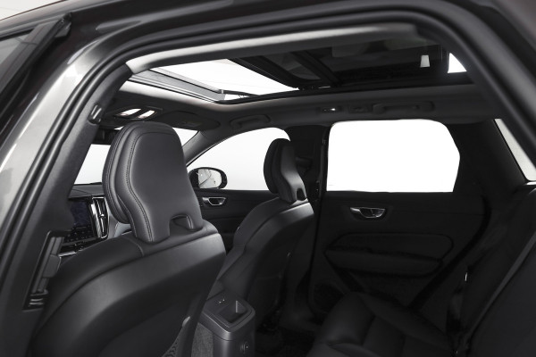 Volvo XC60 2.0 T8 Plug-in hybrid AWD Plus Dark | S/K-Panodak | Elek. Trekhaak | Harman/Kardon | Dig. Cockpit  | Wi| Adapt. Cruisenterpakket | 360 Camera | NAV + App. Connect | ECC | Elek. Klep | LM 21" | 1708