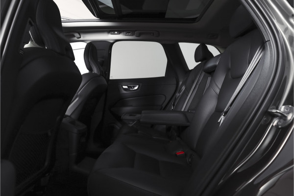 Volvo XC60 2.0 T8 Plug-in hybrid AWD Plus Dark | S/K-Panodak | Elek. Trekhaak | Harman/Kardon | Dig. Cockpit  | Wi| Adapt. Cruisenterpakket | 360 Camera | NAV + App. Connect | ECC | Elek. Klep | LM 21" | 1708