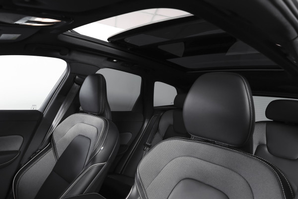 Volvo XC60 2.0 T8 Plug-in hybrid AWD Plus Black Edition | S/K-Panodak | Elek. Trekhaak | Harman/Kardon | Dig. Cockpit | Adapt. Cruise | Winterpakket | 360 Camera | NAV + App. Connect | ECC | Elek. Klep | LM 21" | 1608