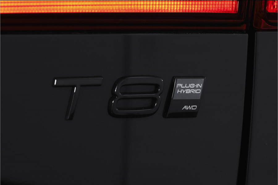 Volvo XC60 2.0 T8 Plug-in hybrid AWD Plus Black Edition | S/K-Panodak | Elek. Trekhaak | Harman/Kardon | Dig. Cockpit | Adapt. Cruise | Winterpakket | 360 Camera | NAV + App. Connect | ECC | Elek. Klep | LM 21" | 1608