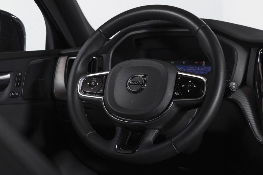 Volvo XC60 2.0 T8 Plug-in hybrid AWD Plus Black Edition | S/K-Panodak | Elek. Trekhaak | Harman/Kardon | Dig. Cockpit | Adapt. Cruise | Winterpakket | 360 Camera | NAV + App. Connect | ECC | Elek. Klep | LM 21" | 1608
