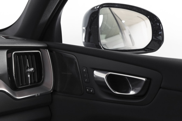 Volvo XC60 2.0 T8 Plug-in hybrid AWD Plus Black Edition | S/K-Panodak | Elek. Trekhaak | Harman/Kardon | Dig. Cockpit | Adapt. Cruise | Winterpakket | 360 Camera | NAV + App. Connect | ECC | Elek. Klep | LM 21" | 1608