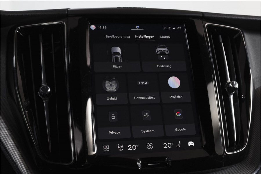 Volvo XC60 2.0 T8 Plug-in hybrid AWD Plus Black Edition | S/K-Panodak | Elek. Trekhaak | Harman/Kardon | Dig. Cockpit | Adapt. Cruise | Winterpakket | 360 Camera | NAV + App. Connect | ECC | Elek. Klep | LM 21" | 1608